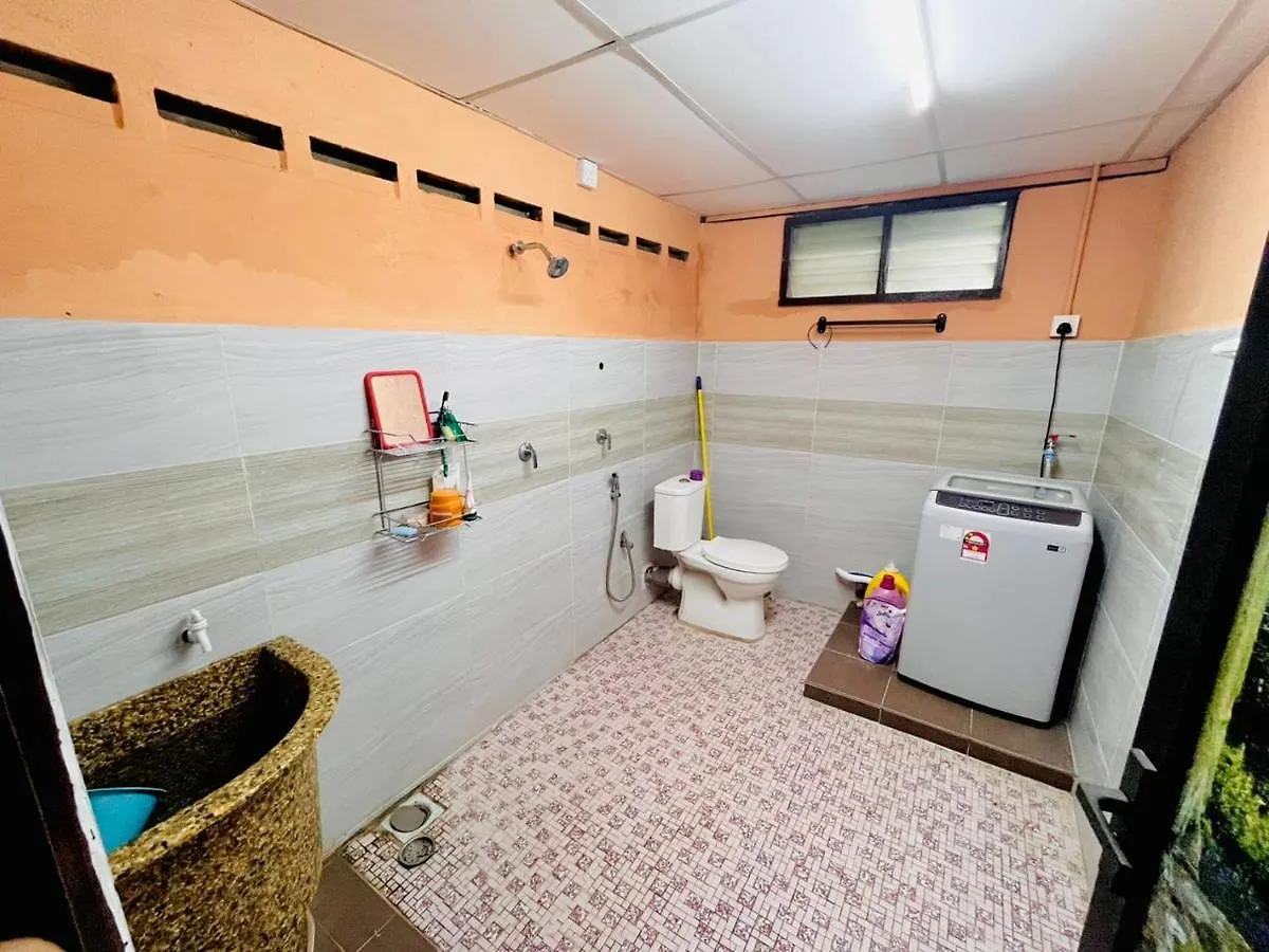 Halim'S Rumah Singgah Mxslim Only Jelutong 0*,  Malaysia