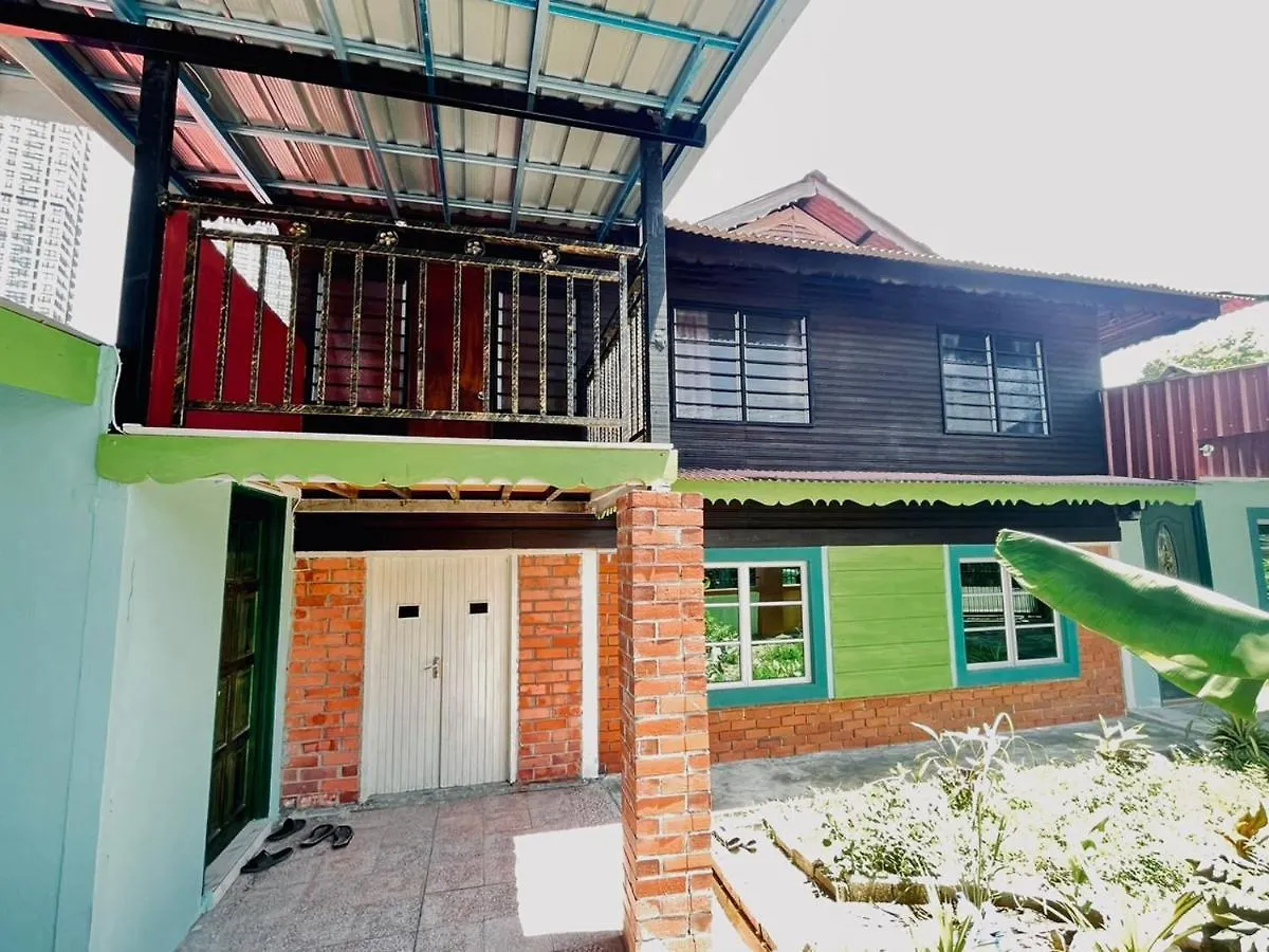Halim'S Rumah Singgah Mxslim Only Jelutong